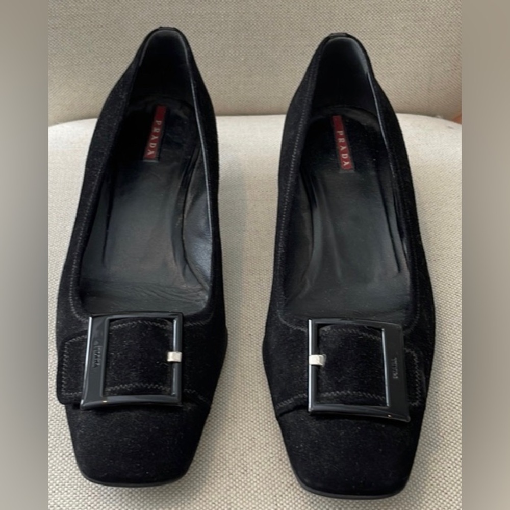 🖤😎🖤100% authentic Prada Black Suede Loafers with Buckle Detail